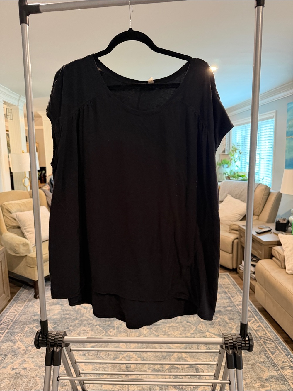 Zella Black Short Sleeve Scoop Neck Tunic